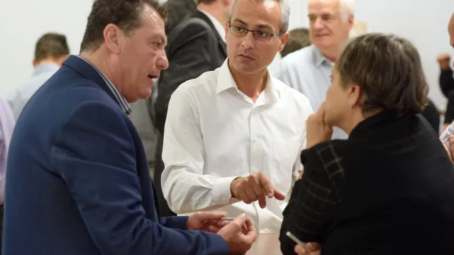 RobertBoschAcademy_SharedSocieties_Minority_14_910_512