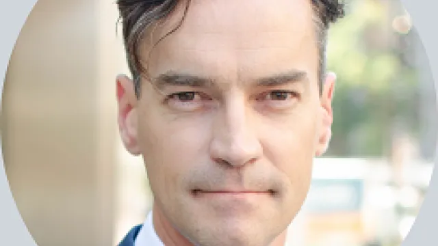 Brian Finlay rund grau 30p