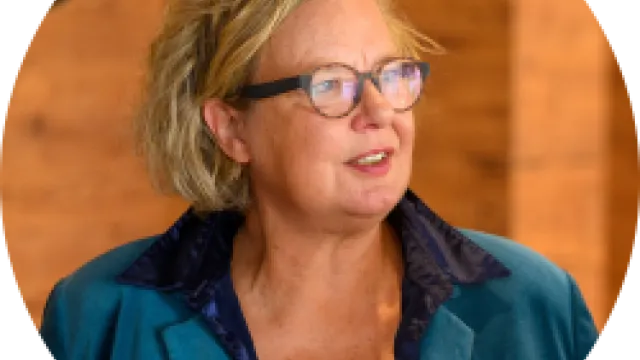 RvW Forum 2022 Ulrike Wolf rund grau