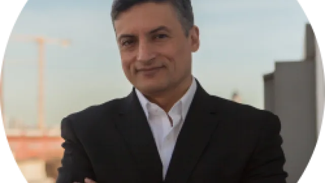 Aboubakr Jamai rund grau